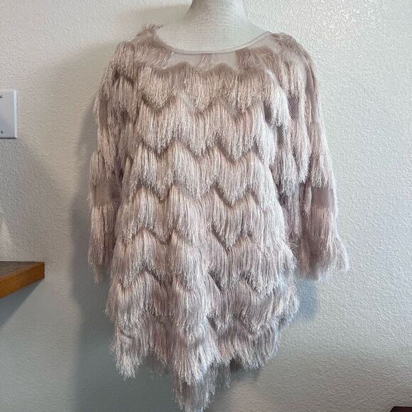 J.O.A Los Angeles Women's Eyelash Fringe Pullover Tunic Top Cream Size Small - Picture 11 of 11